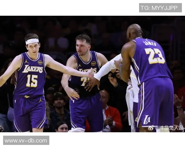 里夫斯创历史背靠背两日狂砍92分成非选秀球员最高得分者 里夫斯创历史背靠背两日狂砍92分成非选秀球员最高得分者