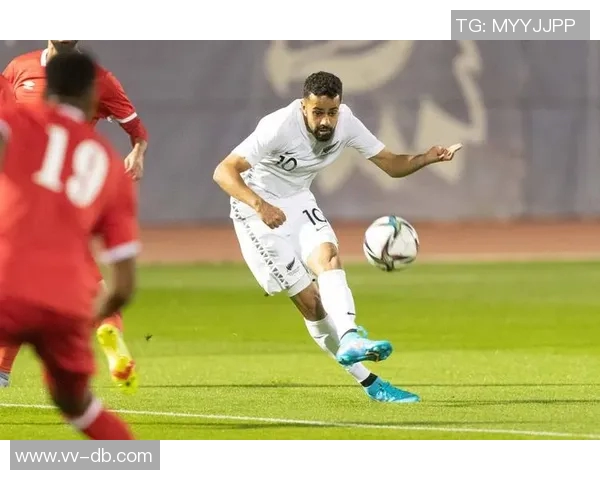 约旦门将挥拳庆祝却愣在原地目睹皮球意外入网的瞬间 约旦门将挥拳庆祝却愣在原地目睹皮球意外入网的瞬间